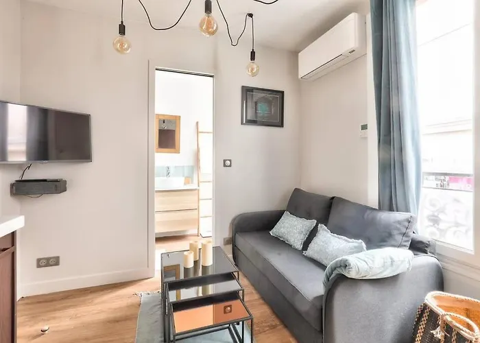 Cozy And Practical Apt In The 10Th Arrondissement